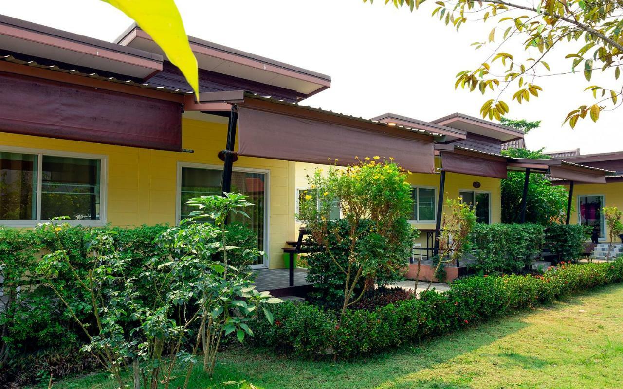 Hotel Baan Sin Suk Chiang Rai Exterior foto