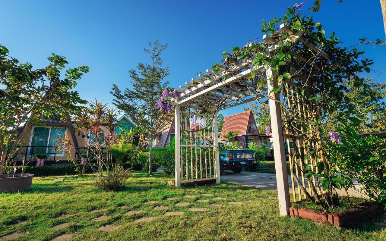 Hotel Baan Sin Suk Chiang Rai Exterior foto
